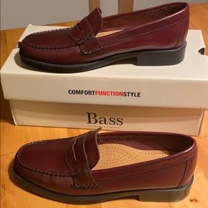 Authentic Bass Penny loafers in burgundy.